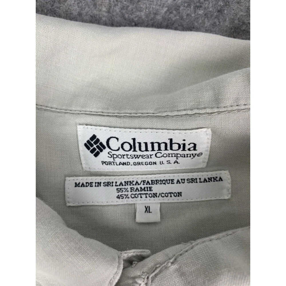 Columbia Sportswear Men's XL Beige Khaki Short Sleeve Button Down Casual Shirt